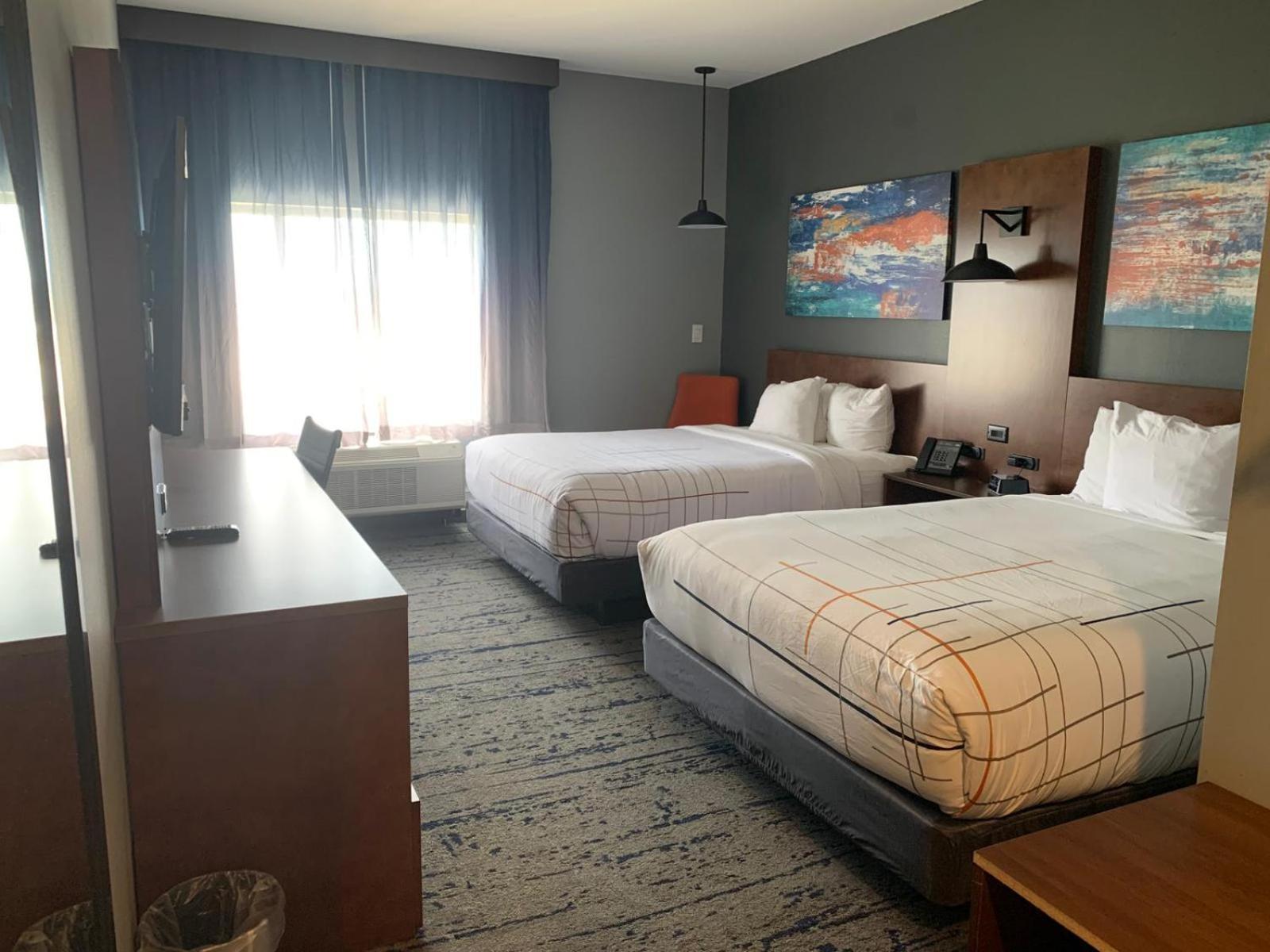 La Quinta Inn & Suites By Wyndham Louisville Ne - Old Henry Rd Exteriör bild