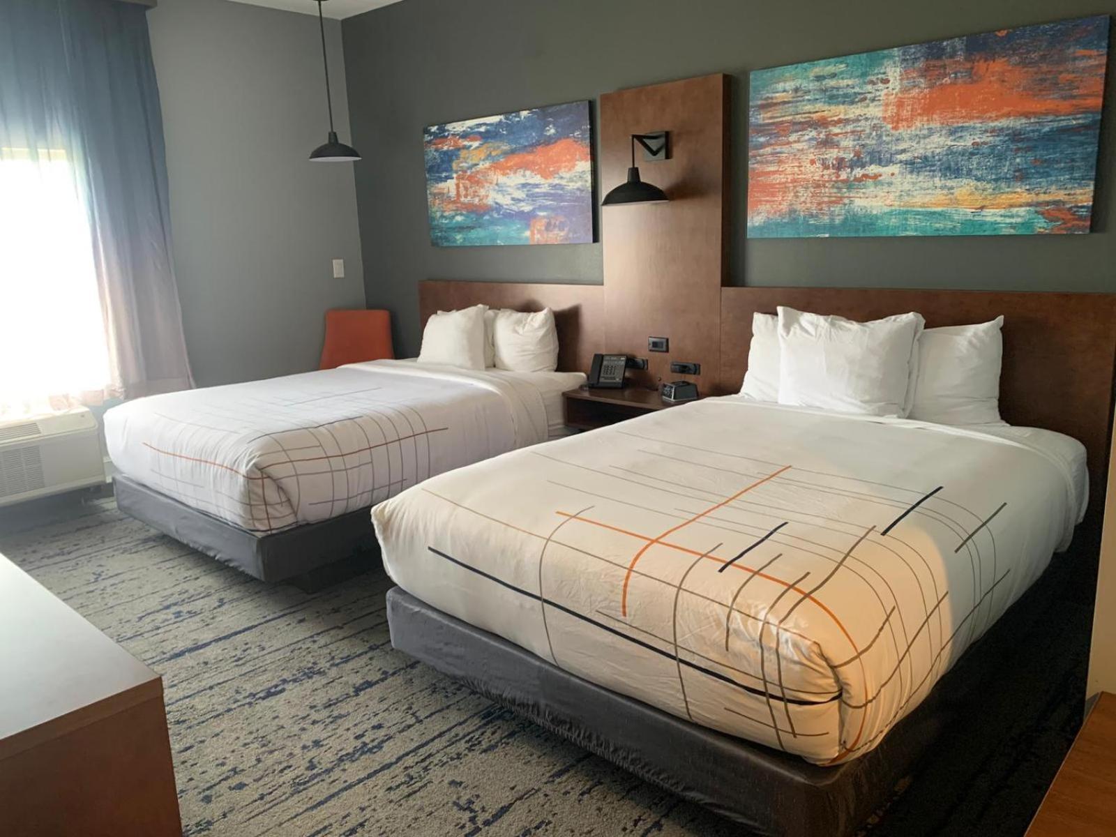 La Quinta Inn & Suites By Wyndham Louisville Ne - Old Henry Rd Exteriör bild